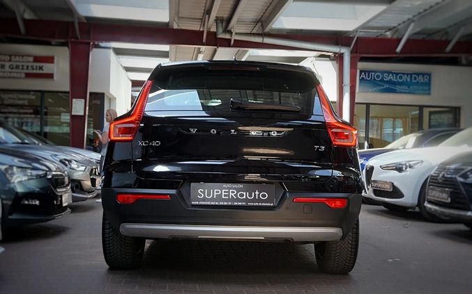 Volvo XC 40 cena 124900 przebieg: 63000, rok produkcji 2020 z Golub-Dobrzyń małe 667